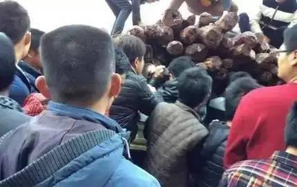 一夜暴富赌石案例,一夜暴富赌石真实经历