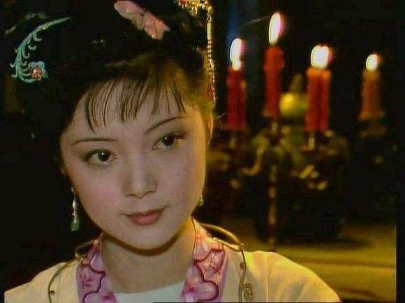 薛宝钗为什么要吃冷香丸,薛宝钗为啥要吃冷香丸