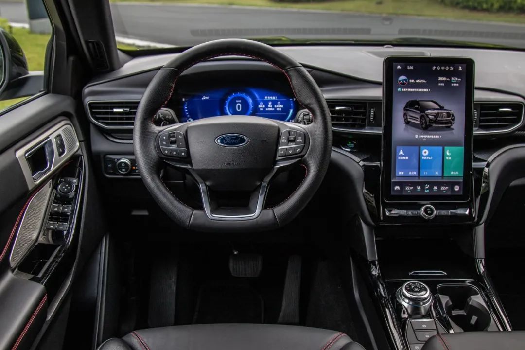 全新福特探险者选哪个配置,福特全新探险者对比途昂