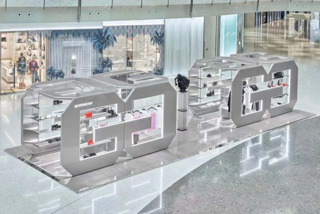 乃万曾可妮直播,纪梵希女包值钱吗