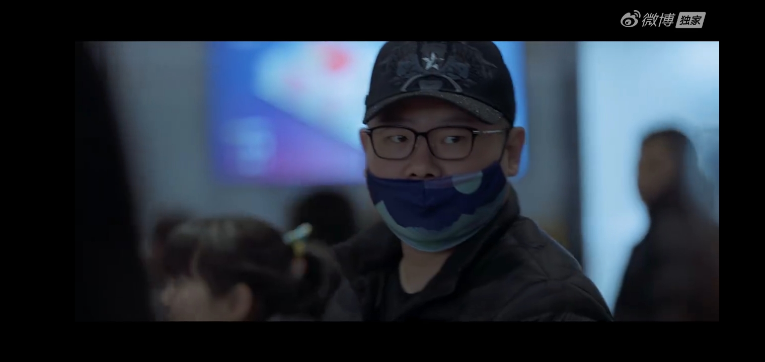 岳云鹏相声完整版送礼物,岳云鹏自费拍的短片