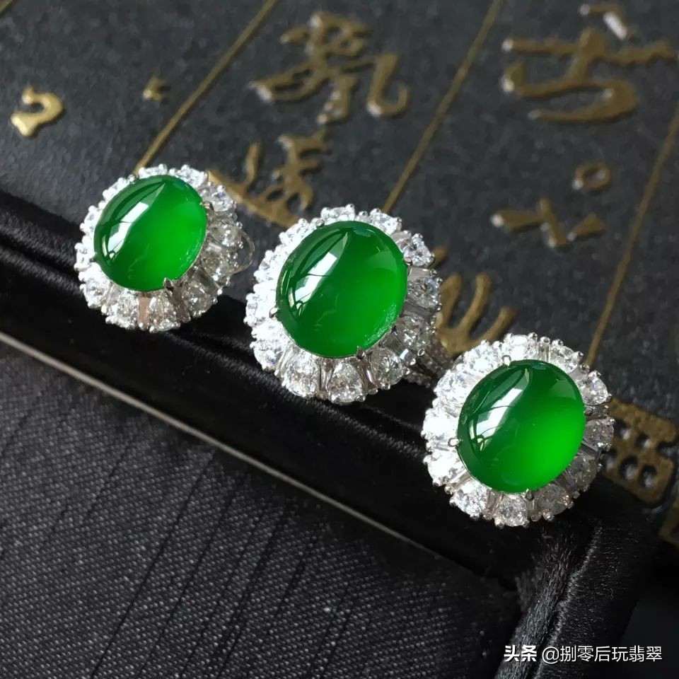 怎样辨别翡翠手镯a货还是bc货,肉眼怎么辨别酸洗的翡翠手镯