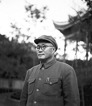 舍南取北，第一名将粟裕用兵如神，一举找到叛徒及时止损