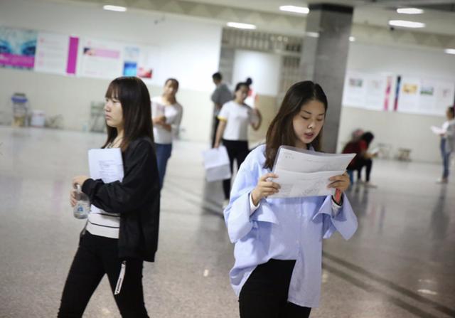 考研真的是大学生最好的出路吗,为什么越来越多的人选择考研究生