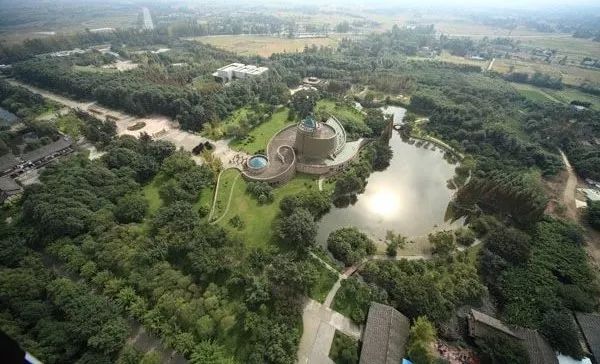 成都2天来回的温泉推荐，彩林雪景青山绿水，美成仙境