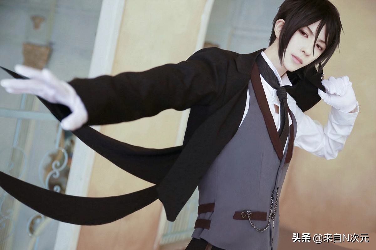 黑执事神还原cos,黑执事cos是什么