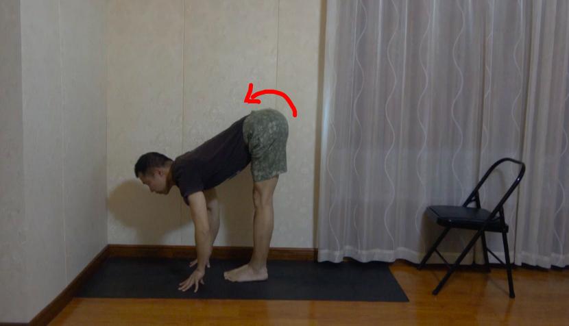 跪立下腰手摸地板基本功训练视频,深入前屈练习技巧