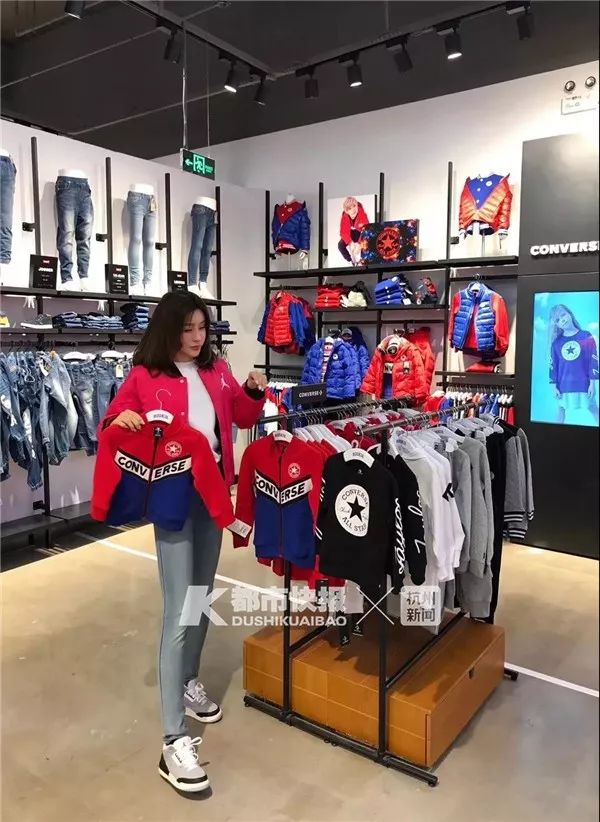 “薇娅李佳琦坐飞机，我走路”有时月入6位数，有时焦虑到要崩溃