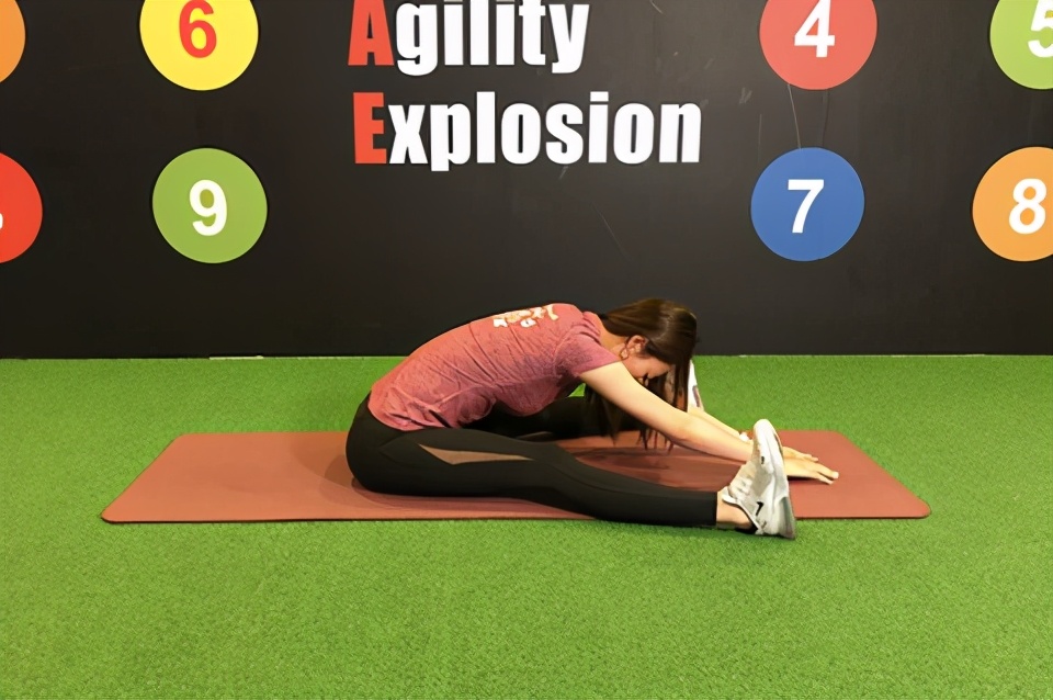 「铁腿」怎么办?5个伸展动作快学会!对付「铁腿」超有效