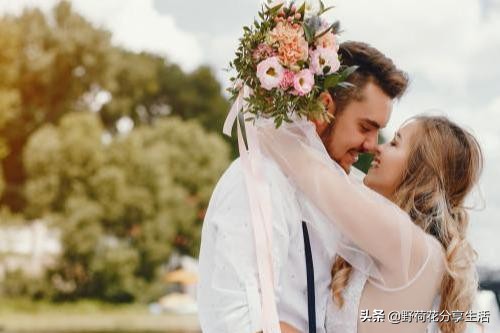 男人特别想念一个女人时会如何,男人想念一个女人的过程