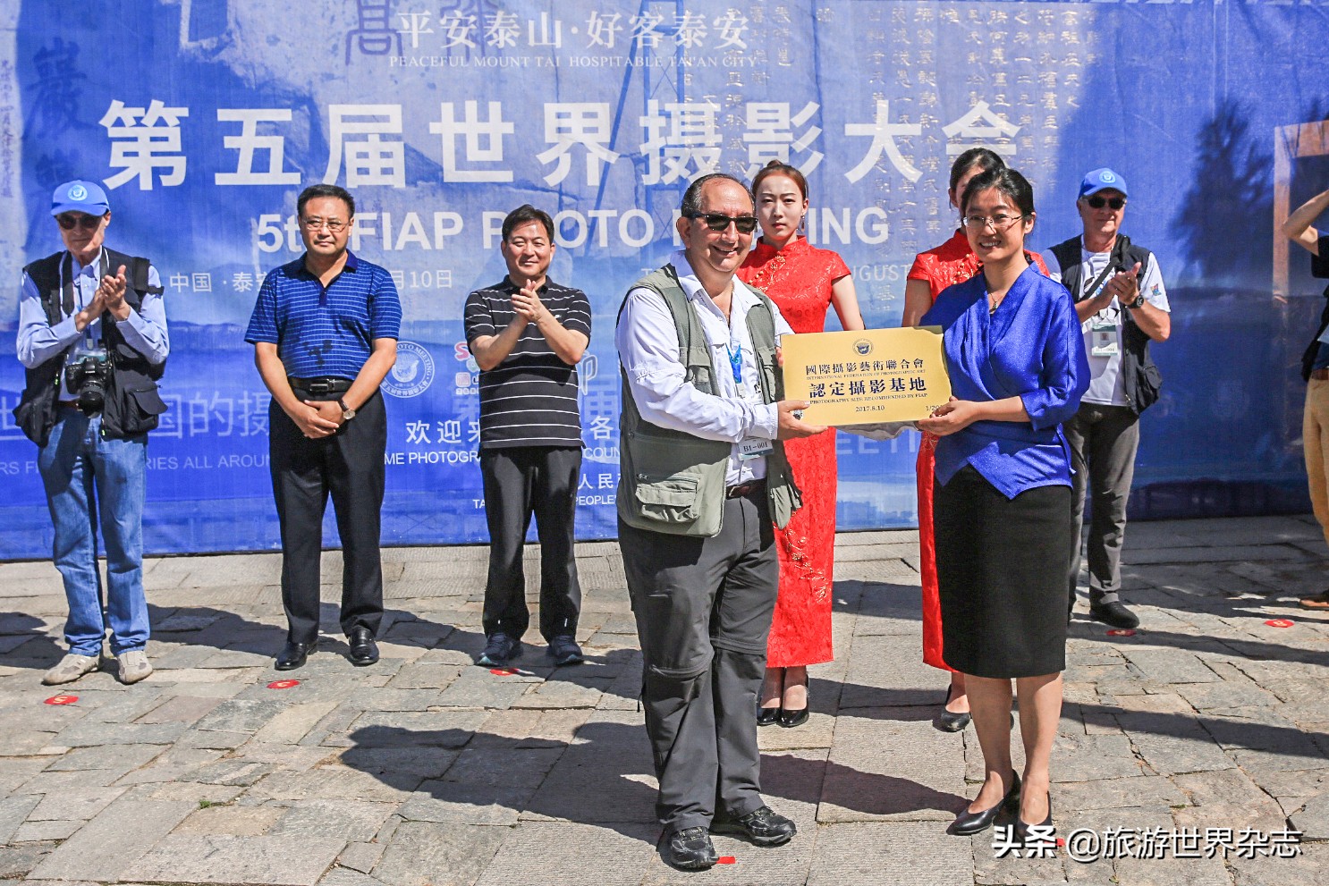 摄影家曾毅个人资料及简介,曾毅访问中国摄影师