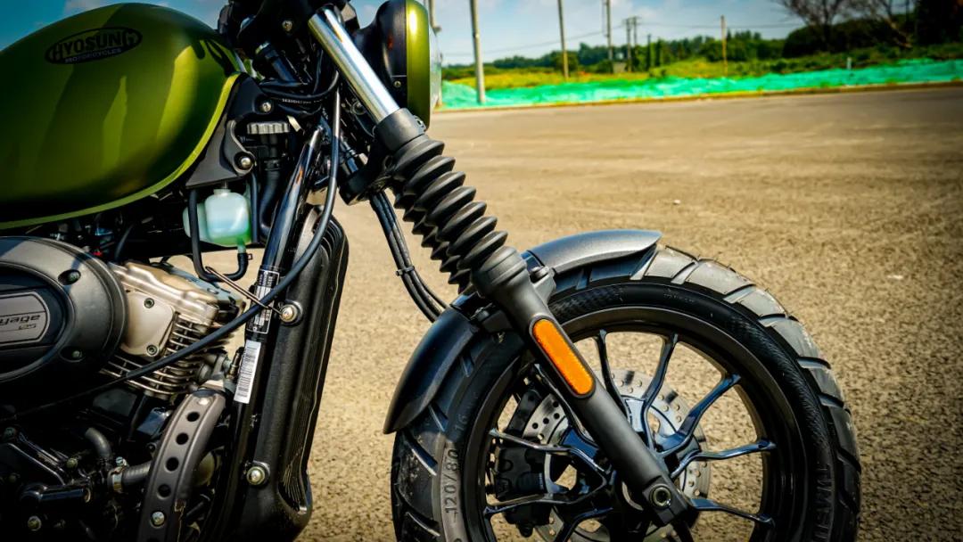 胖虎测评轻骑晓胜GV125S：唯一水冷V缸6气门21980元