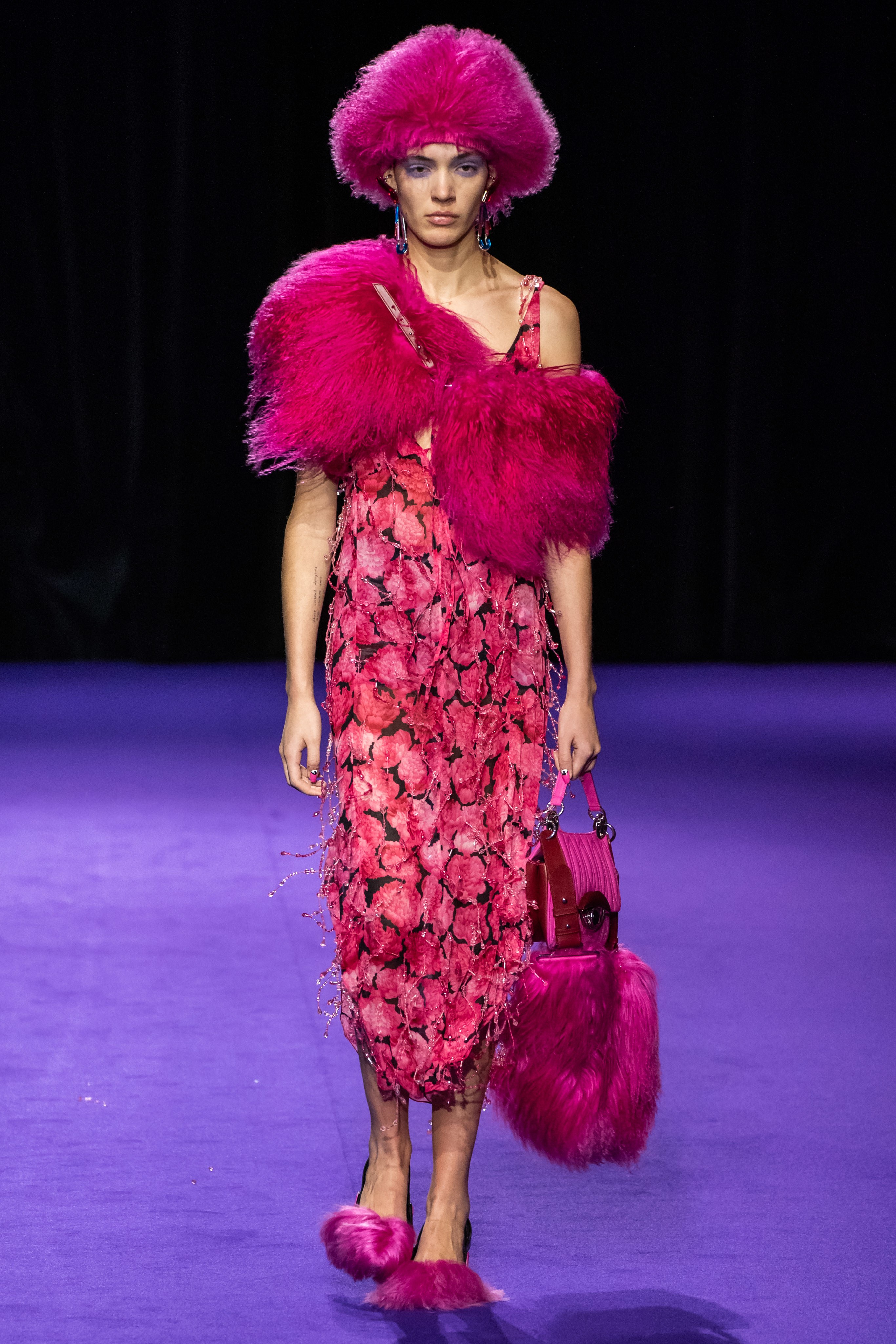 巴黎时装周kenzo,kenzo穿出时尚感