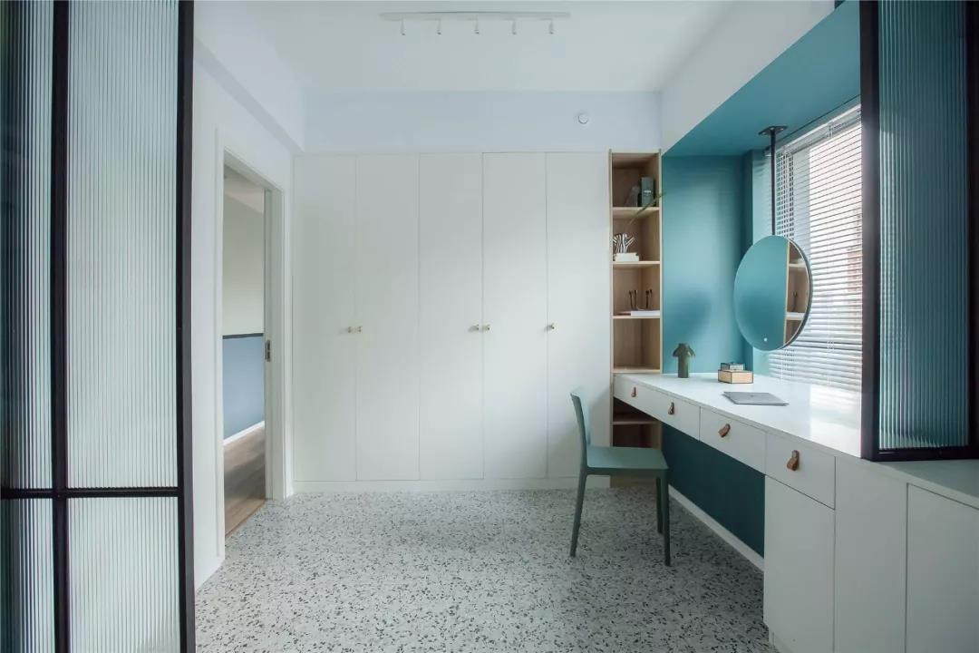 越来越多人不铺地板不铺砖，学她家走一圈水磨石照样很高级，晒晒