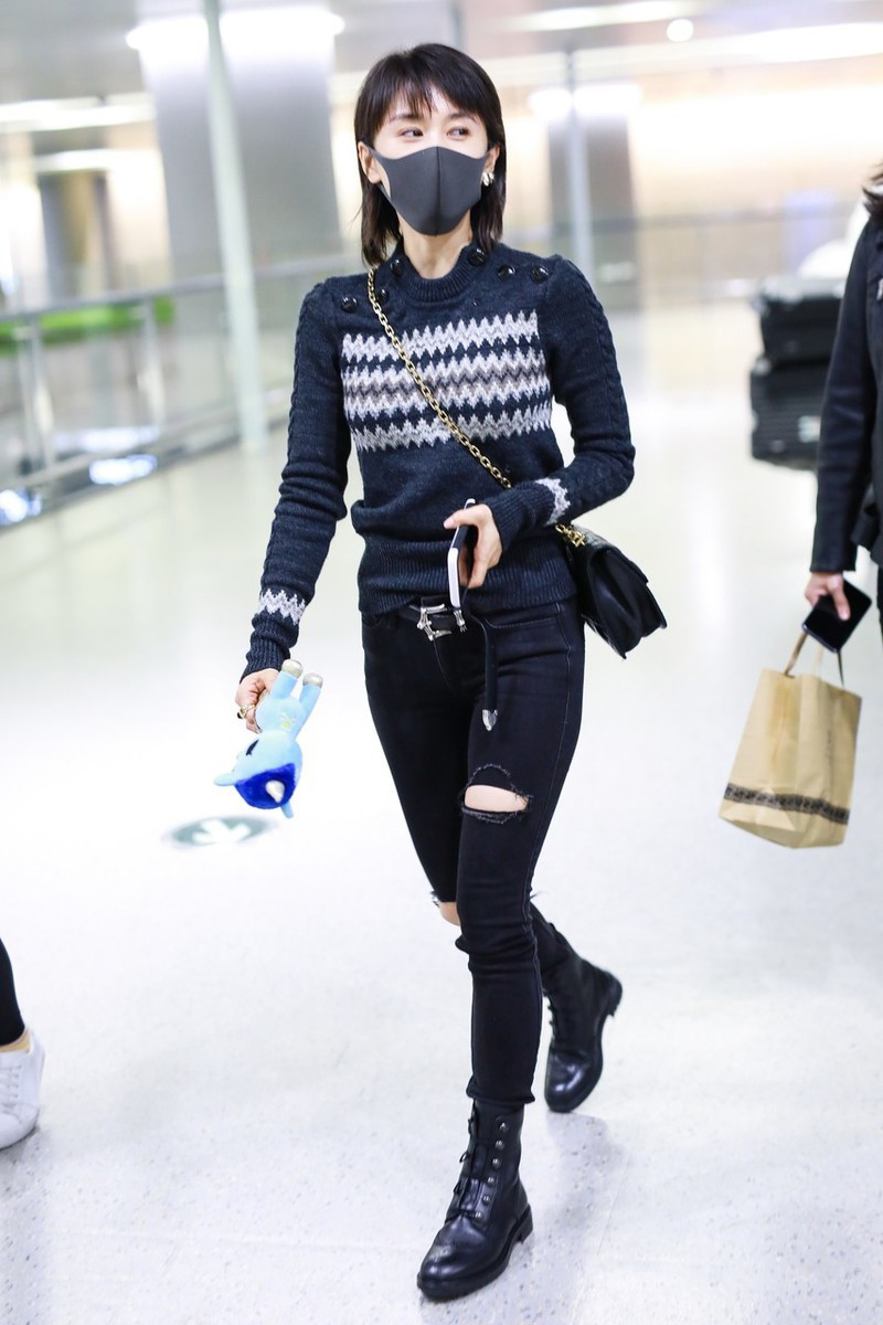 杨幂穿搭模仿张嘉倪,杨幂穿搭是模仿的谁