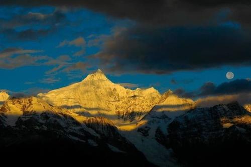 苏东坡咏月诗原文,苏东坡中秋月古诗朗诵