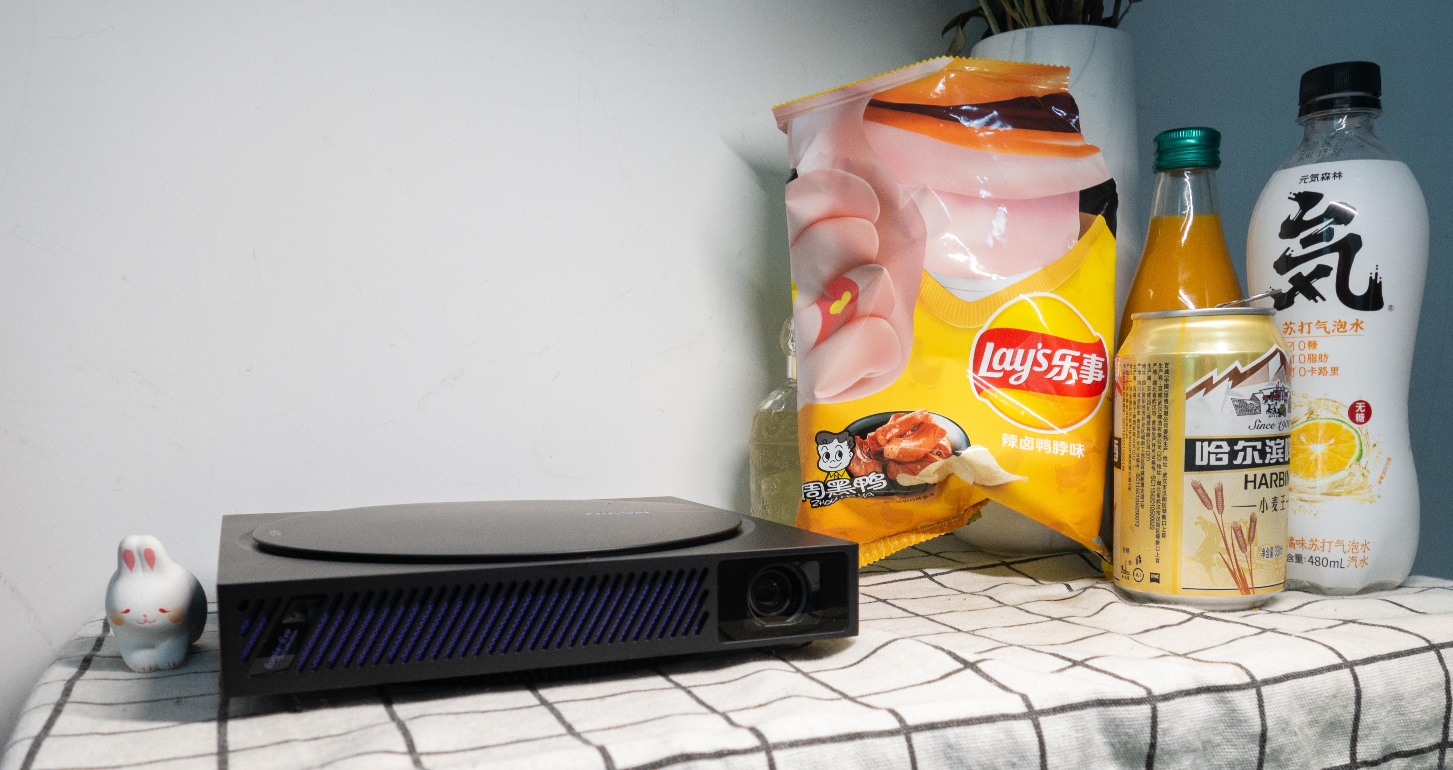 Z世代的潮酷利器，Movin01X重新定义娱乐“轻投影”