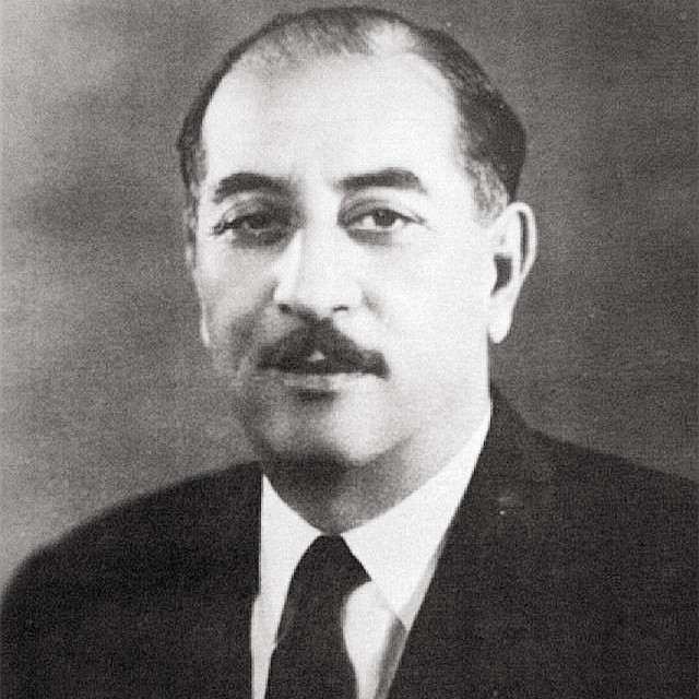 萨达姆公开处决时间,萨达姆在开战前3小时开会视频