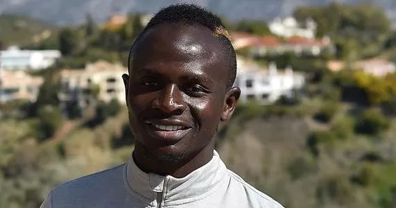 「人物」荣膺2019年非洲足球先生，只是马内励志人生的一个标签