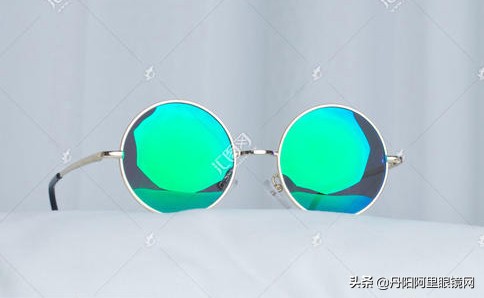 圆脸适合什么款式的太阳眼镜,夏天什么脸型适合什么太阳眼镜