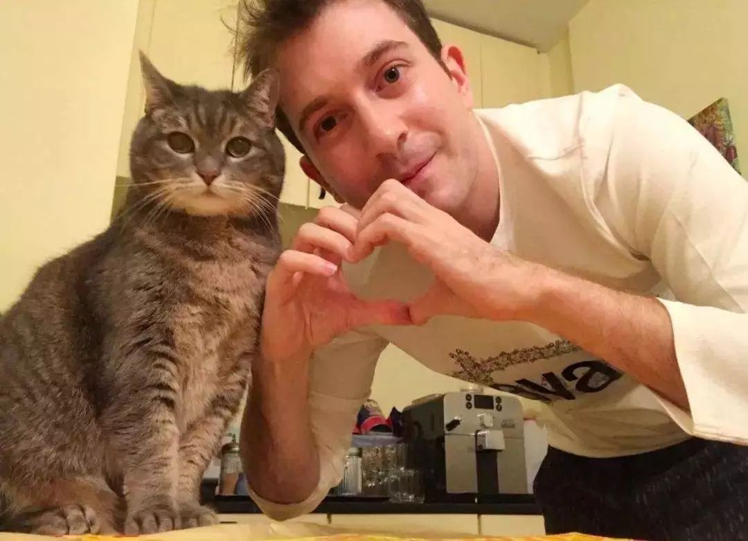 每天有845万人等着他们更新！这些头条上的外国人火了