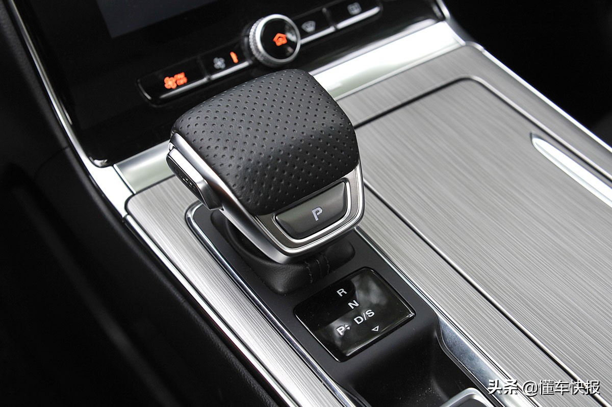 新款suv全新荣威rx5plus,体验感和颜值很高的车