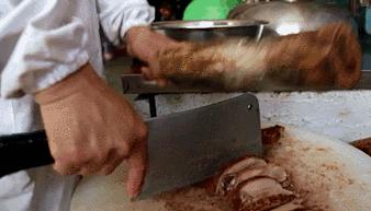 刀剁斧劈棒子夯，吃个鸡搁得住这样？