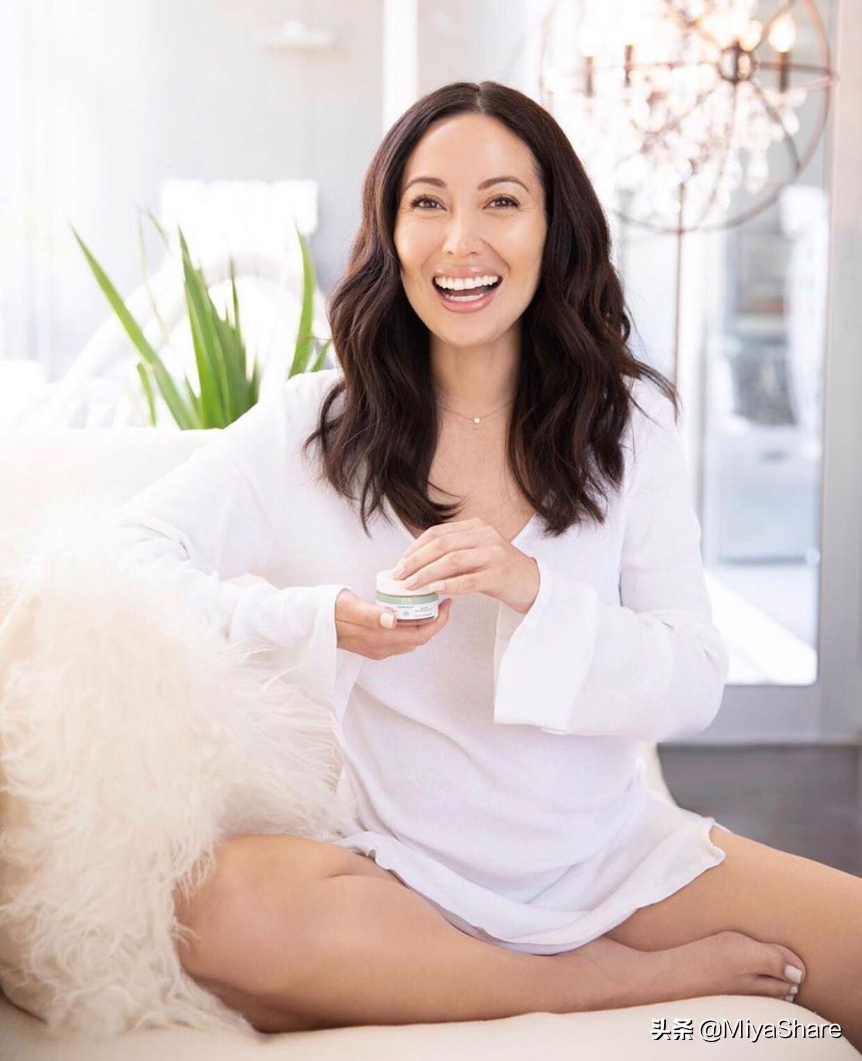 讲真,上了年纪维C精华真不能少!用和不用差别太大,看完就明白