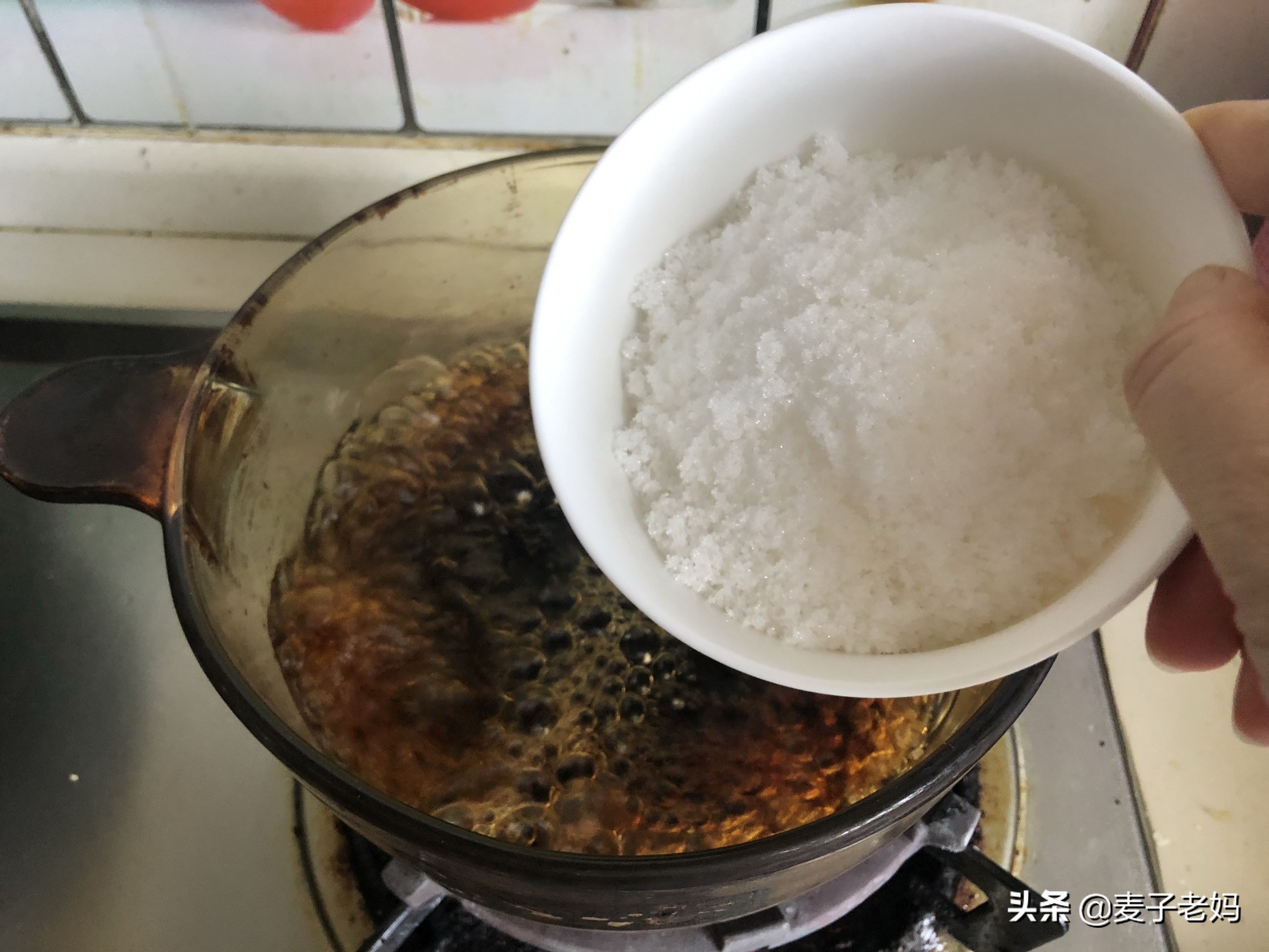 鲜蒜头这样腌一下，酸甜爽脆、生津开胃，放一年都不坏，夏日必备