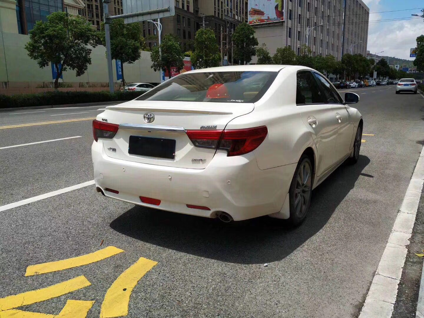 2.5v6锐志10年,15年丰田锐志是前驱还是后驱