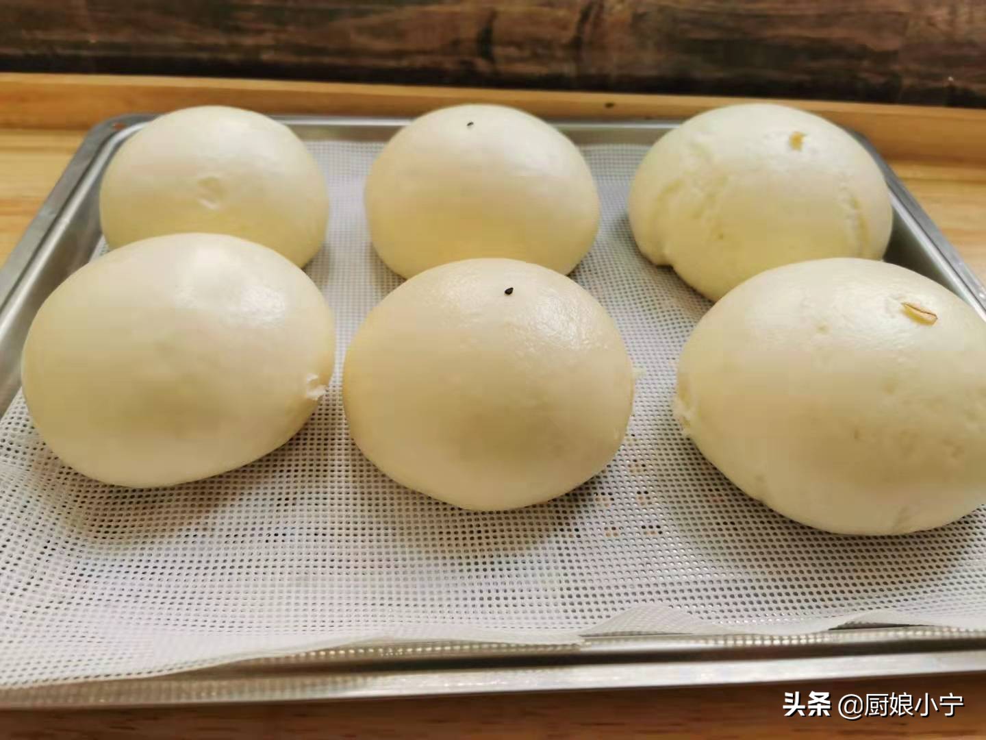 发面馒头怎么蒸才会更松软,怎样发面快且蒸出馒头喧软香甜