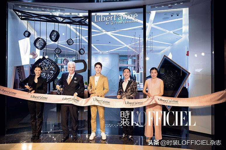 真我如丝桑蚕丝,真我带钻的手机壳