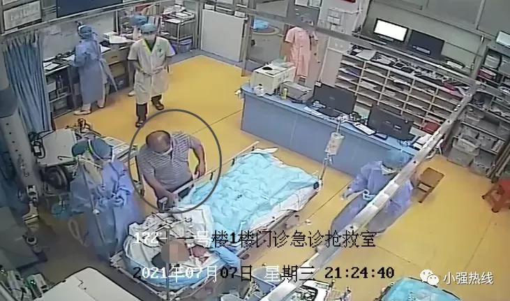 太狠了一剑刺穿心爱的人,小伙胸口被刀捅人事件