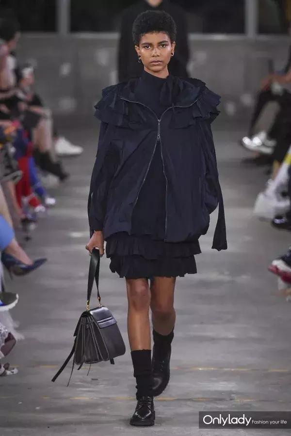 张艺兴valentino东京神图,张艺兴valentino秀场表演