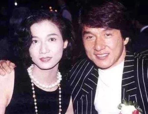 洪金宝67岁身体硬朗,洪金宝坐轮椅苍老消瘦