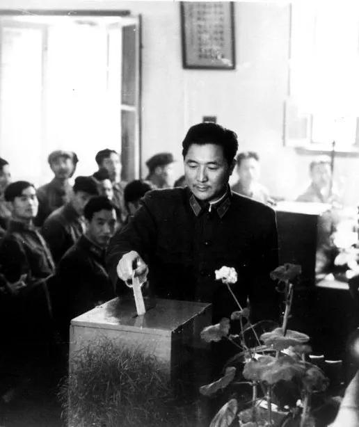 砺剑春秋|60年前，周恩来总理签署命令，任命他为西安炮兵高级专科学校校长