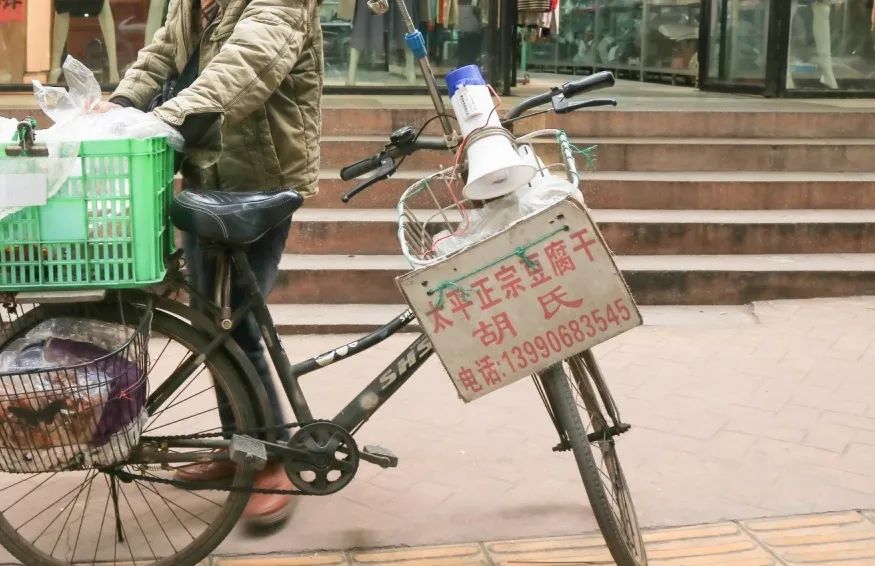 8090童年吃得起这4款零食 (既好吃又实惠的童年回忆零食)