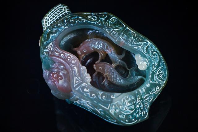 一块纯天然玛瑙石,一块玛瑙做的玉