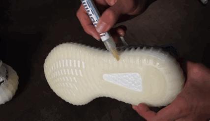 氧化发黄的鞋子怎么变白球鞋,鞋子变黑洗不掉神器