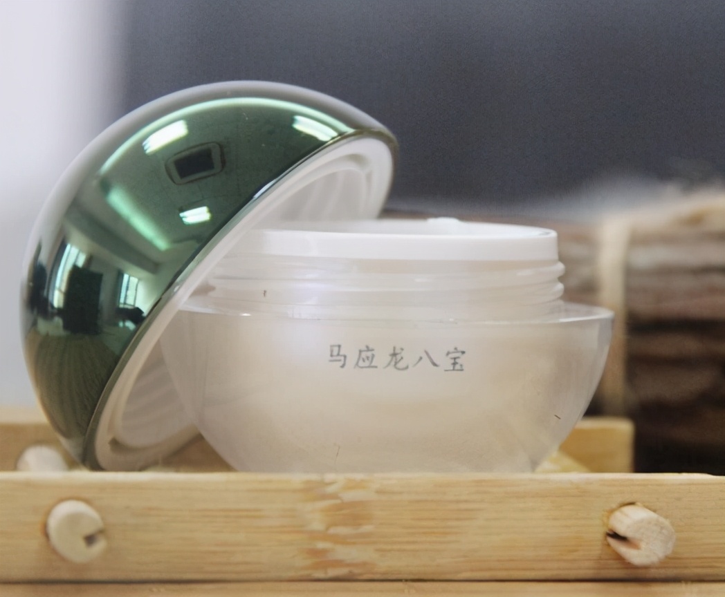 十大公认好用眼霜去黑眼圈国产,去黑眼圈口碑最好的眼霜排行榜