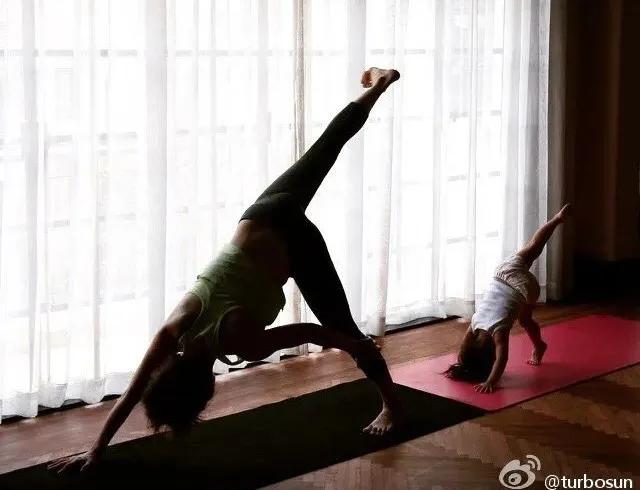 初学者应该练瑜伽还是普拉提,如何判断练瑜伽还是练普拉提