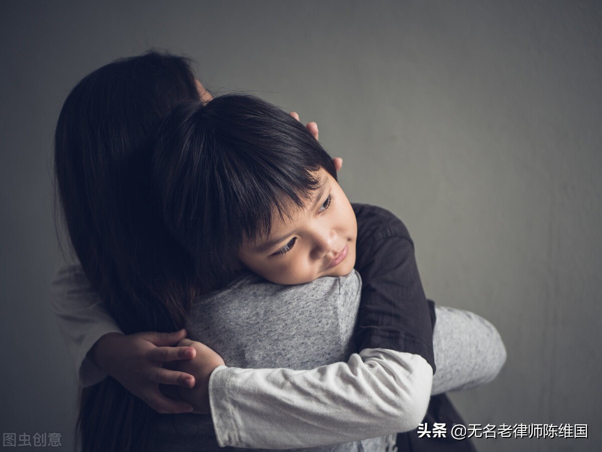 单亲家庭女孩被骂打,单亲家庭女孩打人