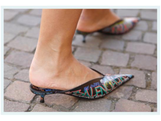 夏天穿什么鞋子不捂脚透气,天气热鞋捂脚