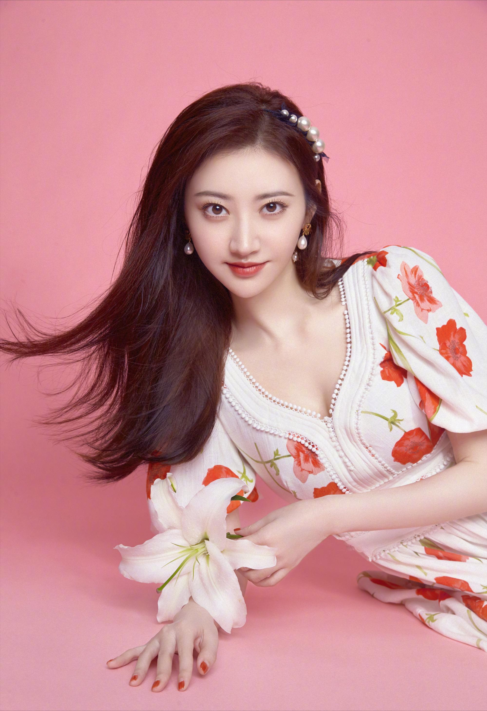 娜扎景甜元宵晚会,娜扎珍珠造型教程