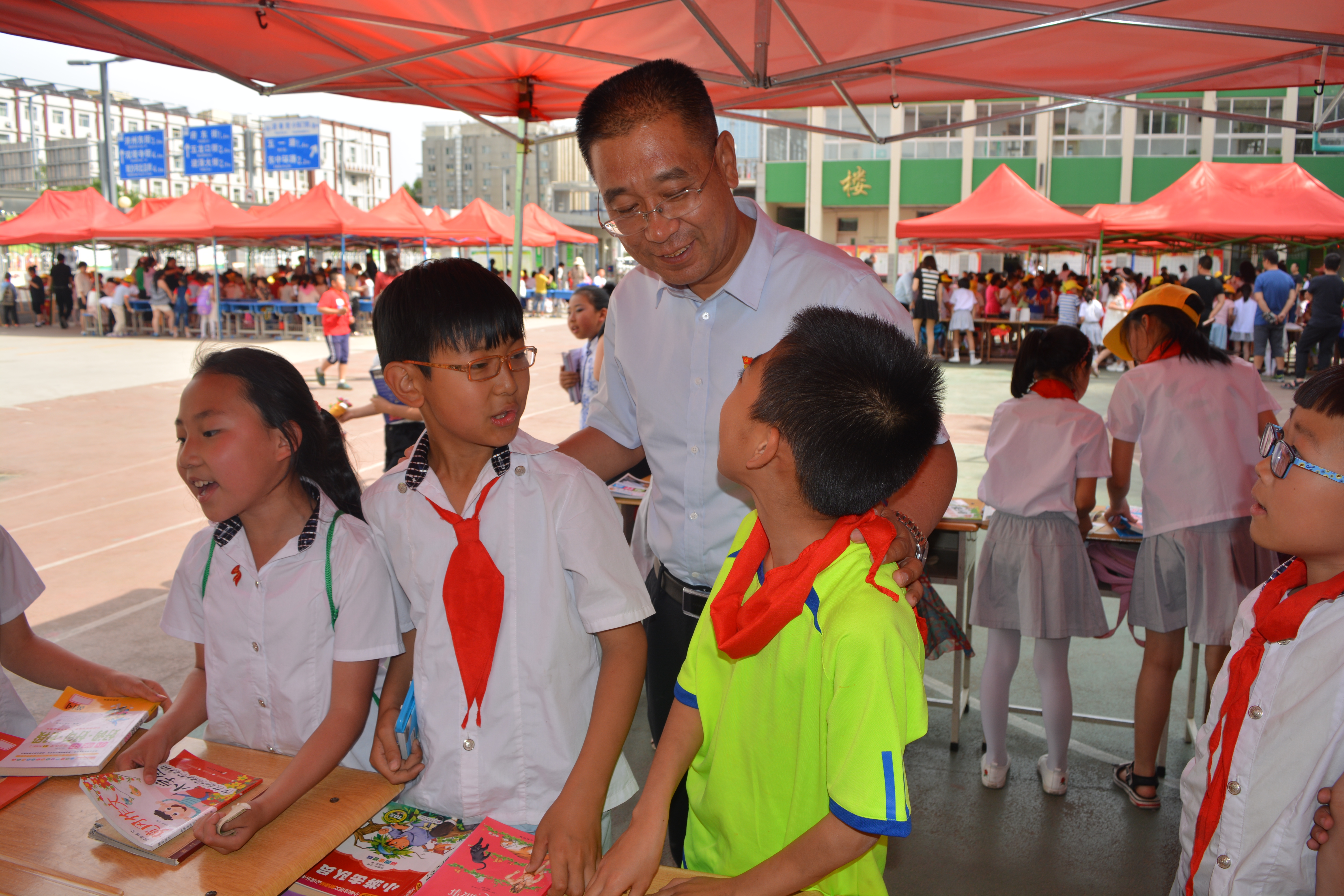书香浸润童年阅读点亮人生幼儿园,太原解放路小学庆六一活动
