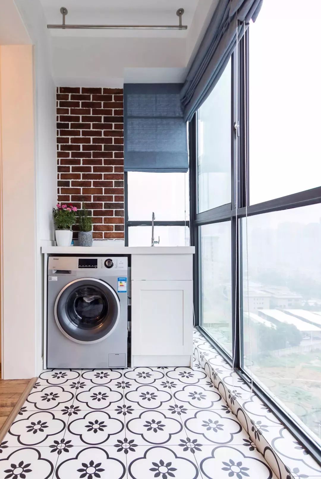 阳台有洗衣柜洗衣机电源怎么布置,阳台装修哪些细节要知道