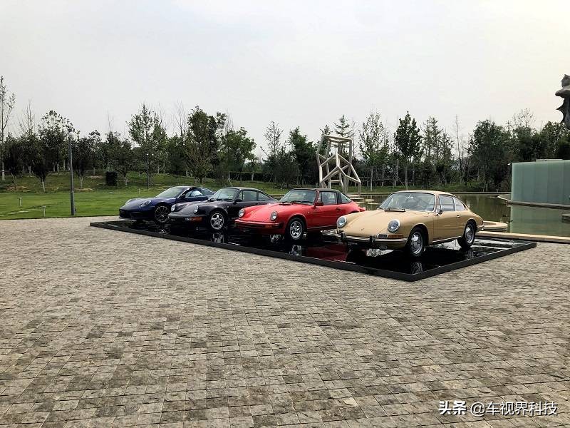 黑科技加持，亮点太多！实拍全新保时捷911