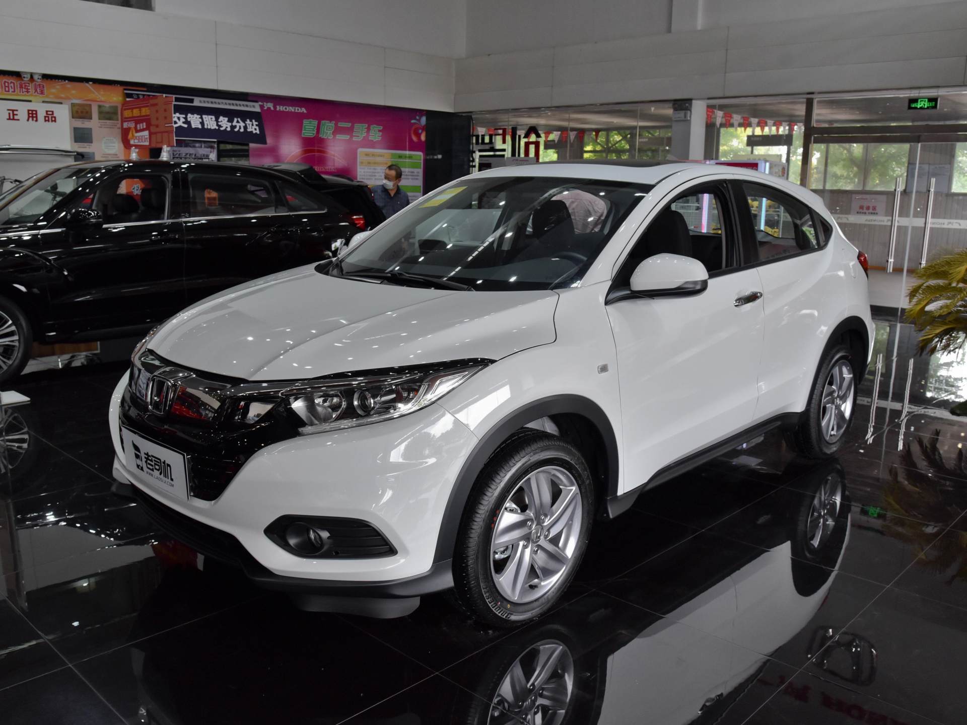 同级suv轿车油耗,同级空间最大小型suv