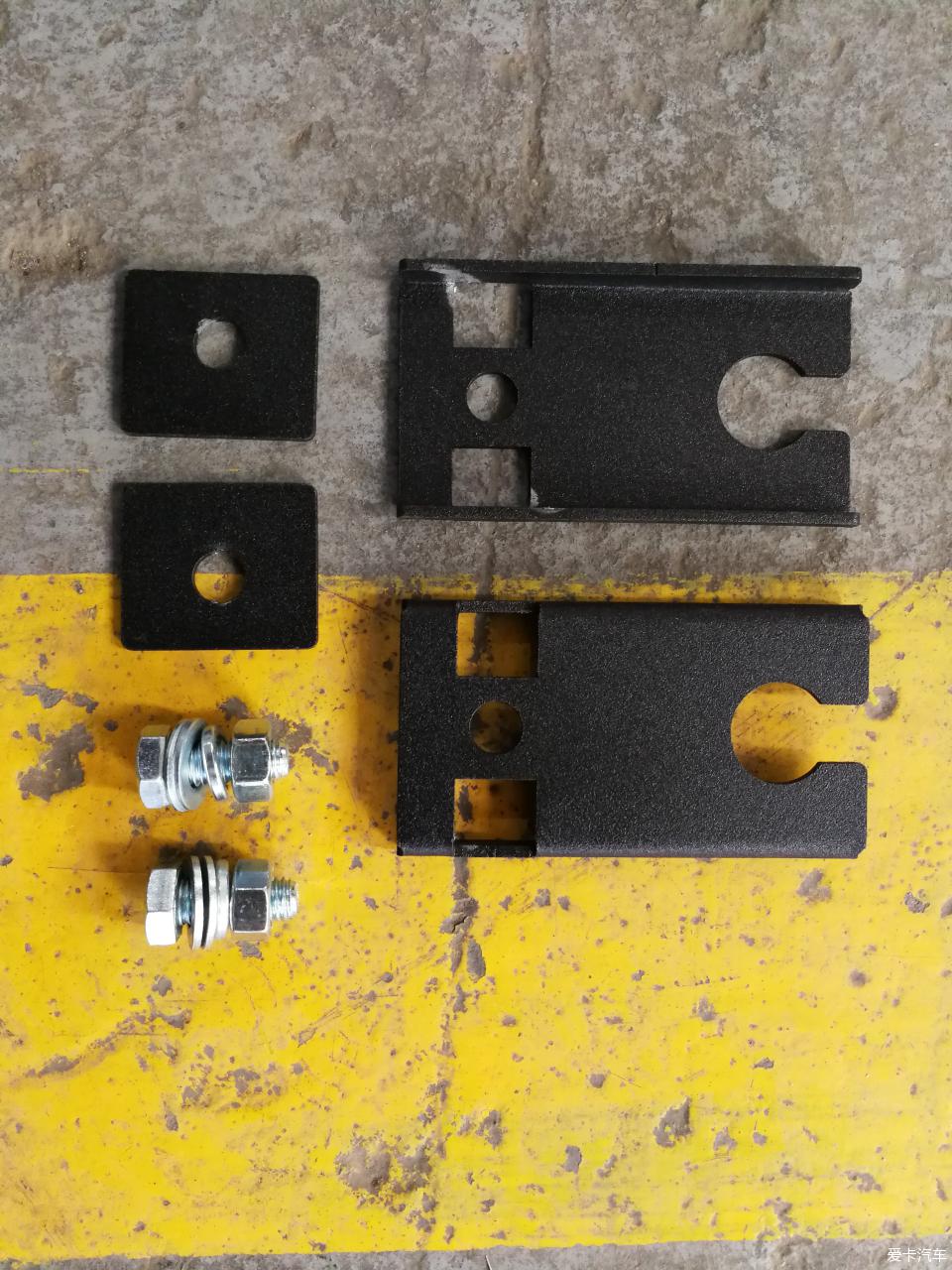 途达2021款2.5t柴油版越野视频,2021款途达四驱七座越野视频