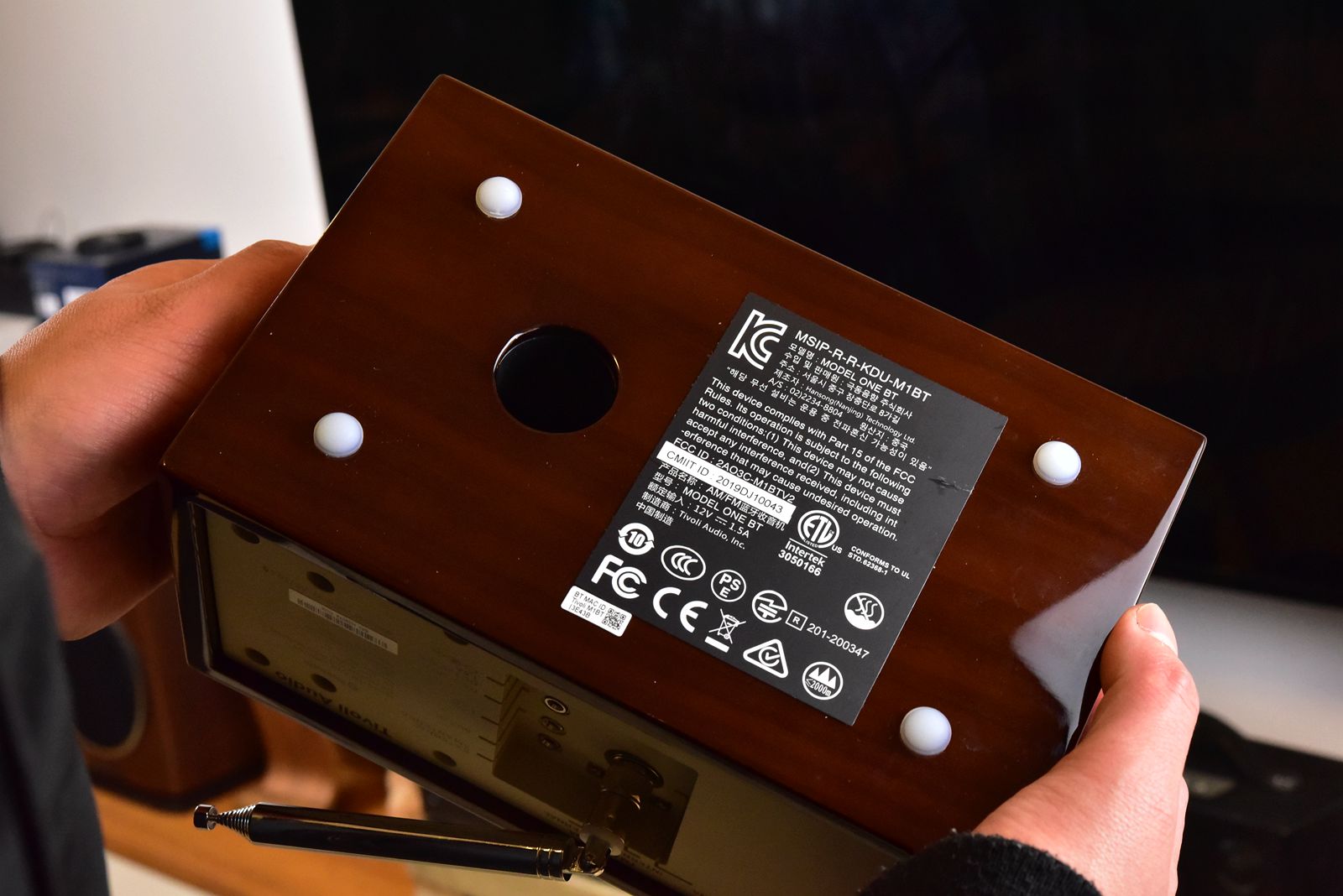 把小众的收音机做成高大上的艺术品，有一种气质叫做流金岁月